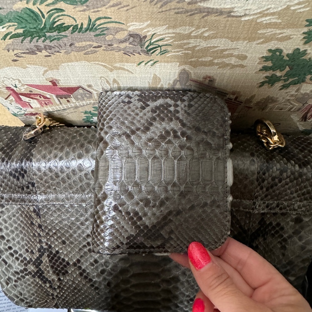 Like New The Pelle Python Collection Essential Cr… - image 8